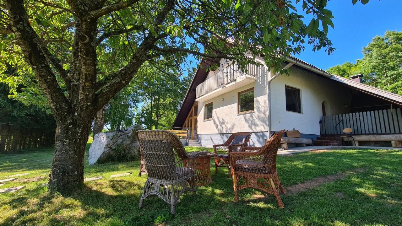 Forestside House Gacka With Relax Area Sinac Exterior photo